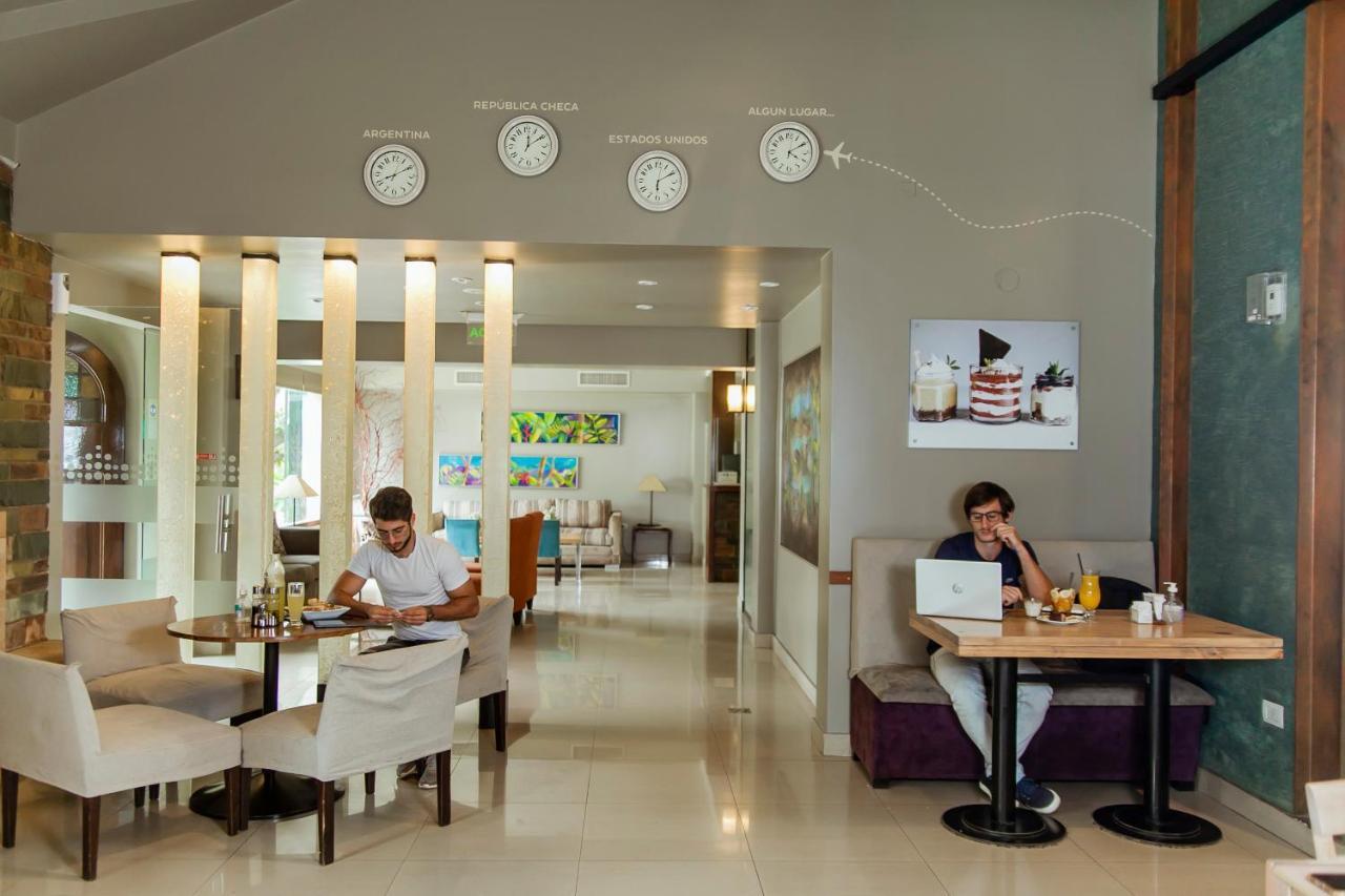 Howard Johnson Hotel Yerba Buena Extérieur photo