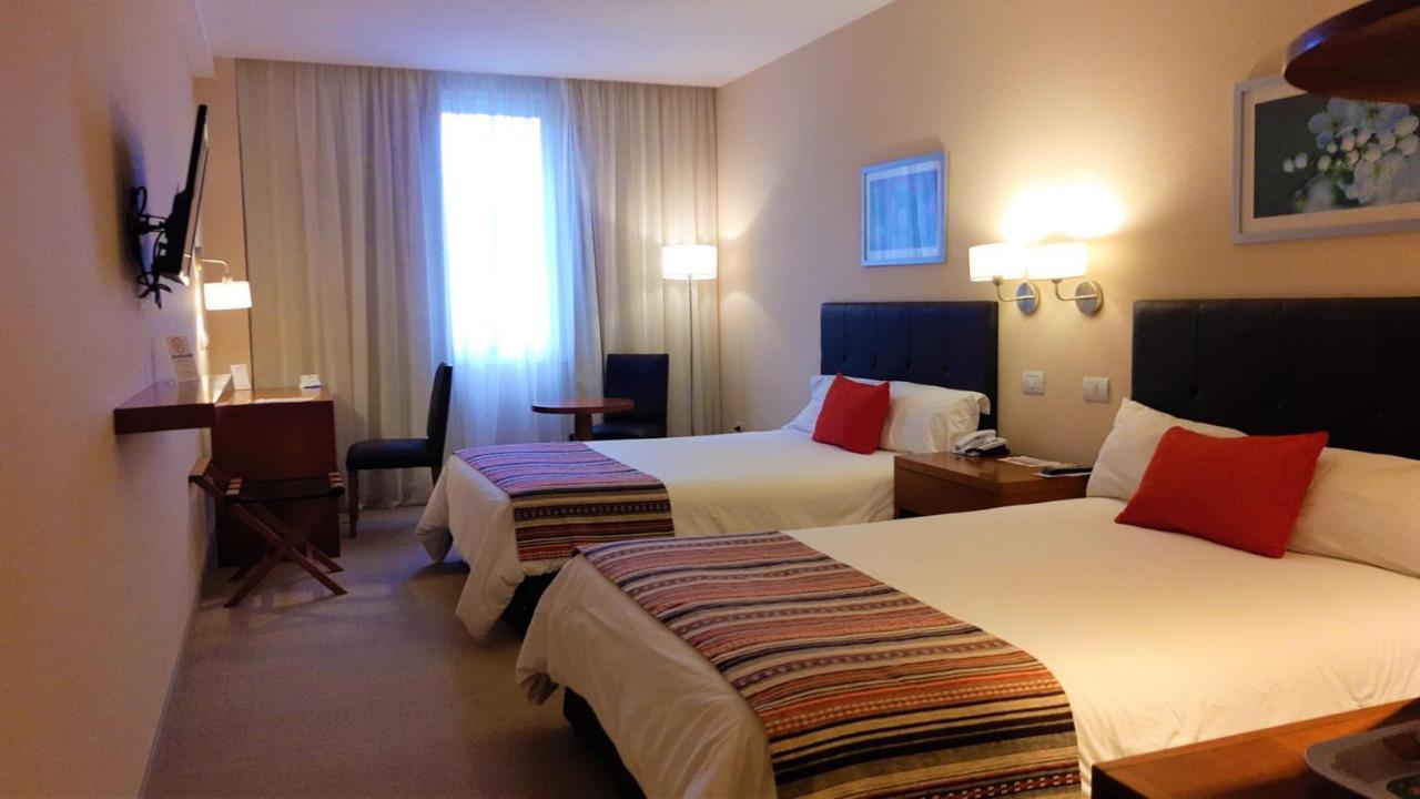 Howard Johnson Hotel Yerba Buena Extérieur photo