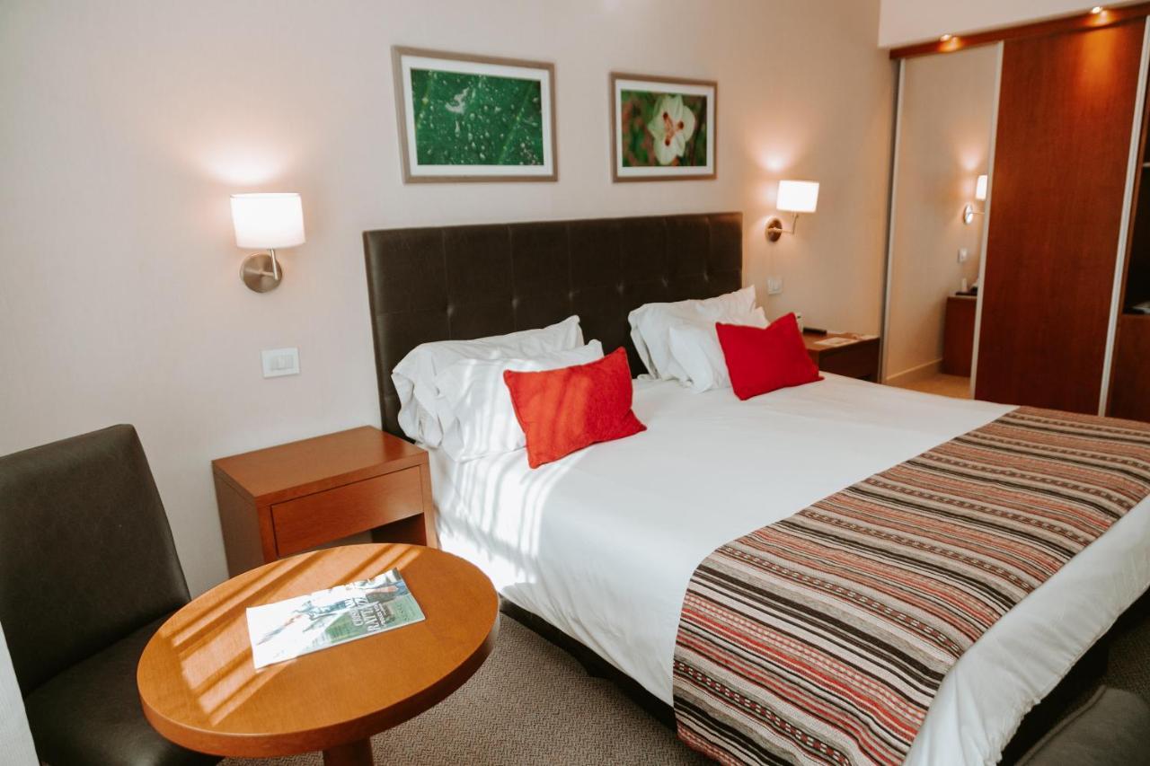 Howard Johnson Hotel Yerba Buena Extérieur photo
