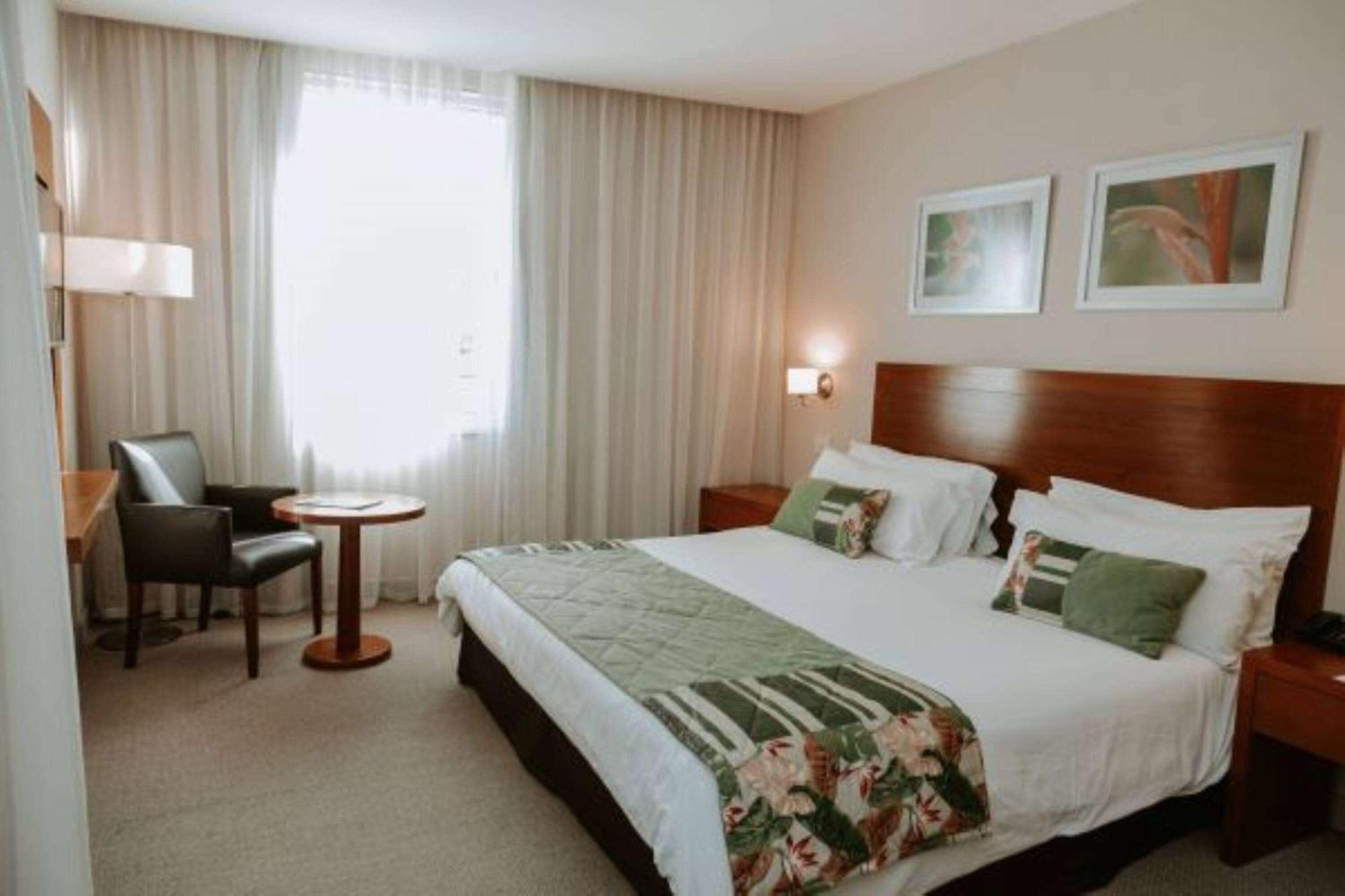 Howard Johnson Hotel Yerba Buena Extérieur photo