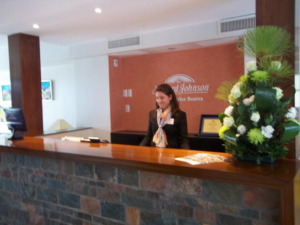 Howard Johnson Hotel Yerba Buena Extérieur photo