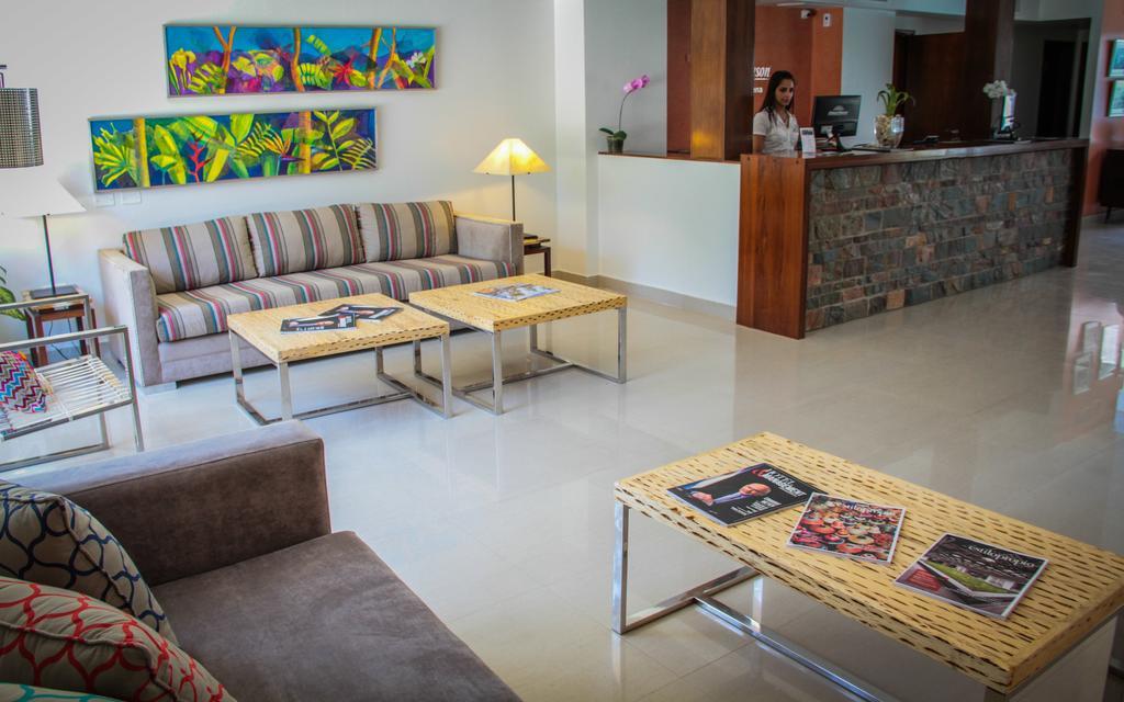 Howard Johnson Hotel Yerba Buena Extérieur photo